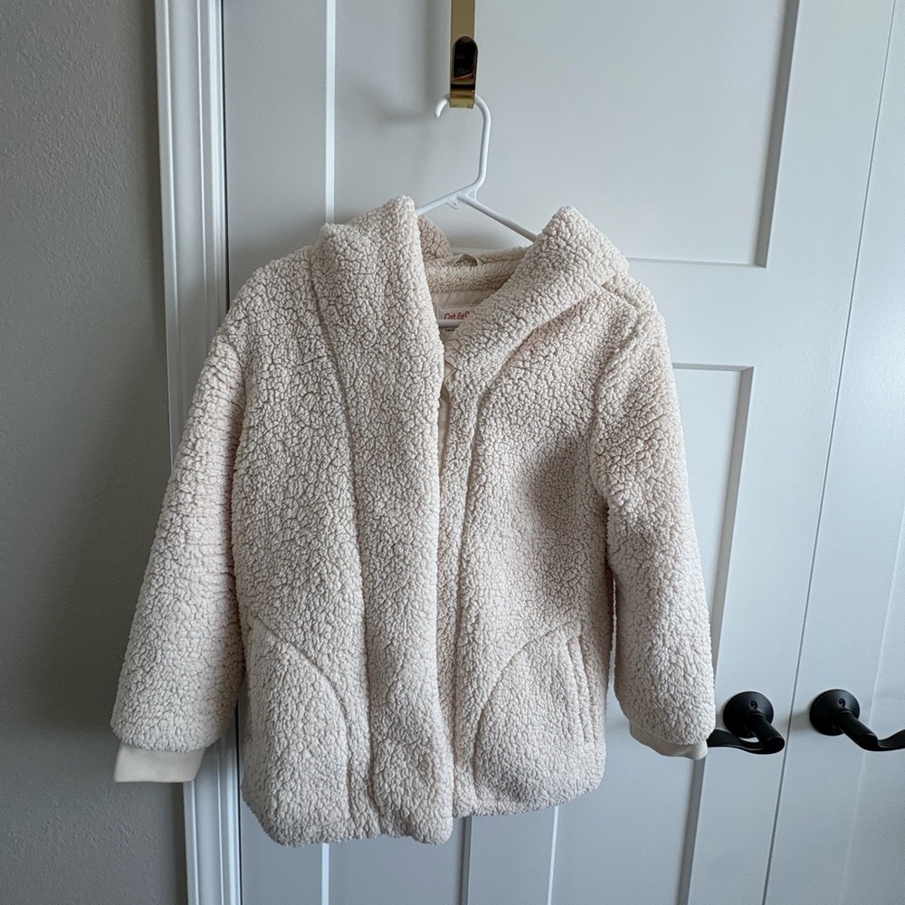 Cat & Jack cream-colored faux shearling or sherpa hooded jacket in a size XL (14